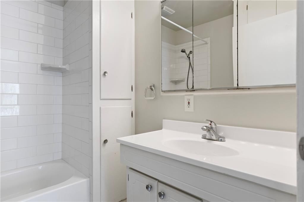 4512 CAMBRIDGE Street — photo 17