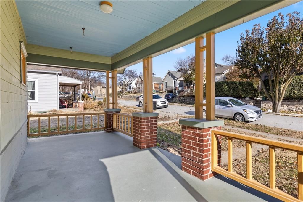 4512 CAMBRIDGE Street — photo 3