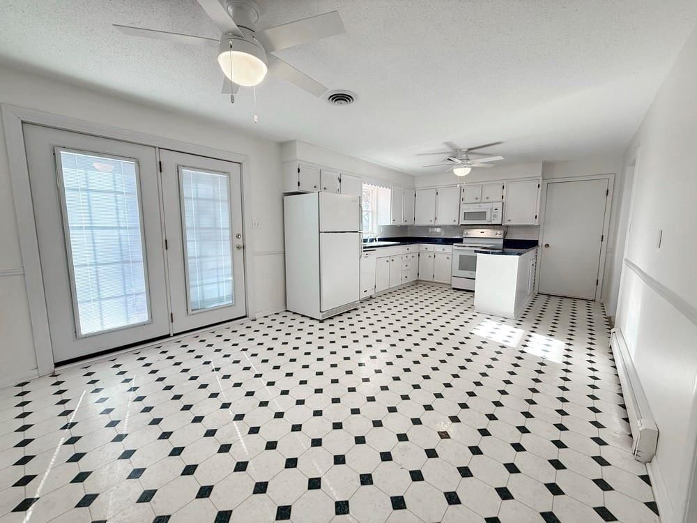 202 W Freeman Street — photo 15