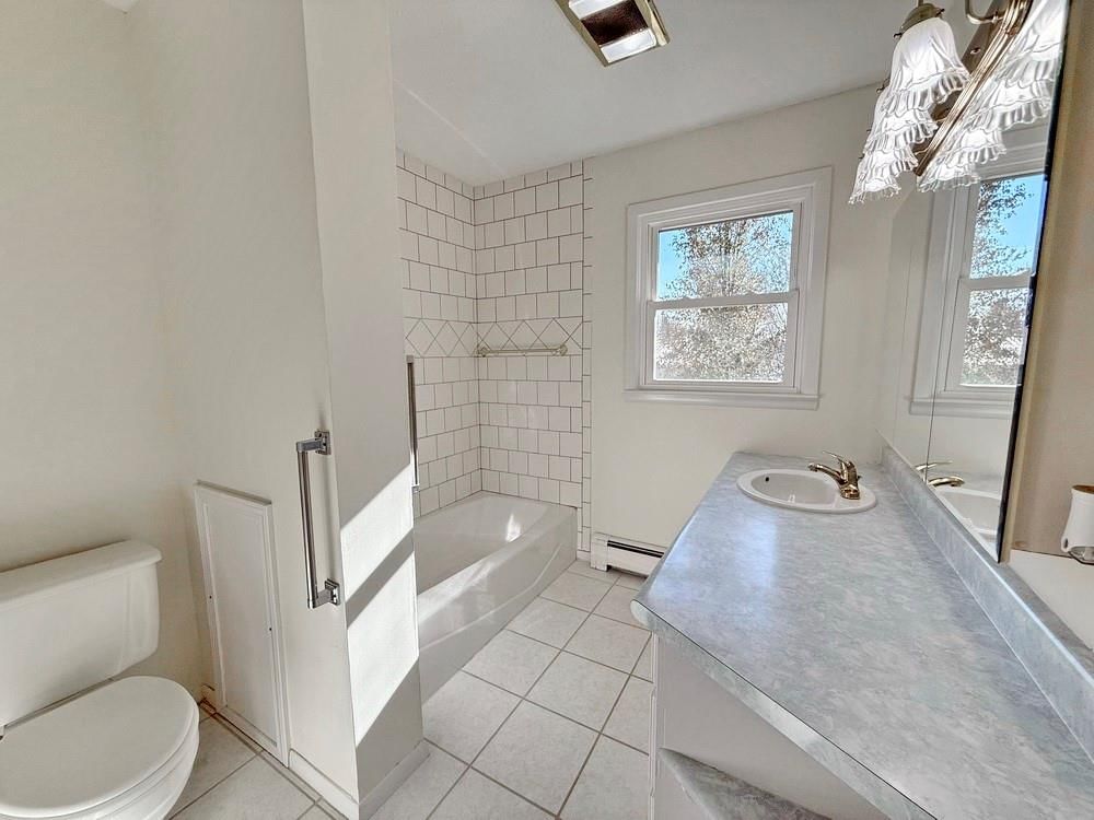 202 W Freeman Street — photo 27