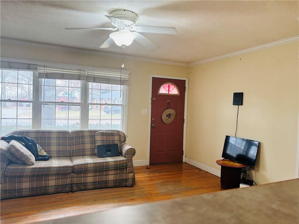 4017 Crane Avenue — photo 3