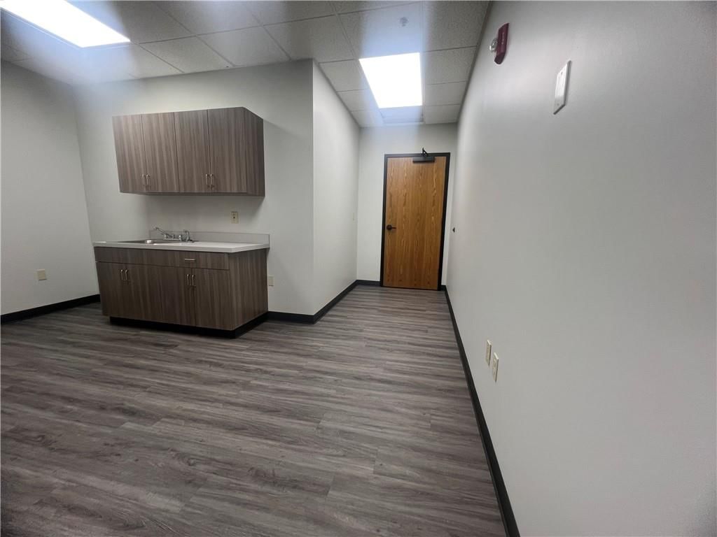 8400 W 110 Street — photo 8