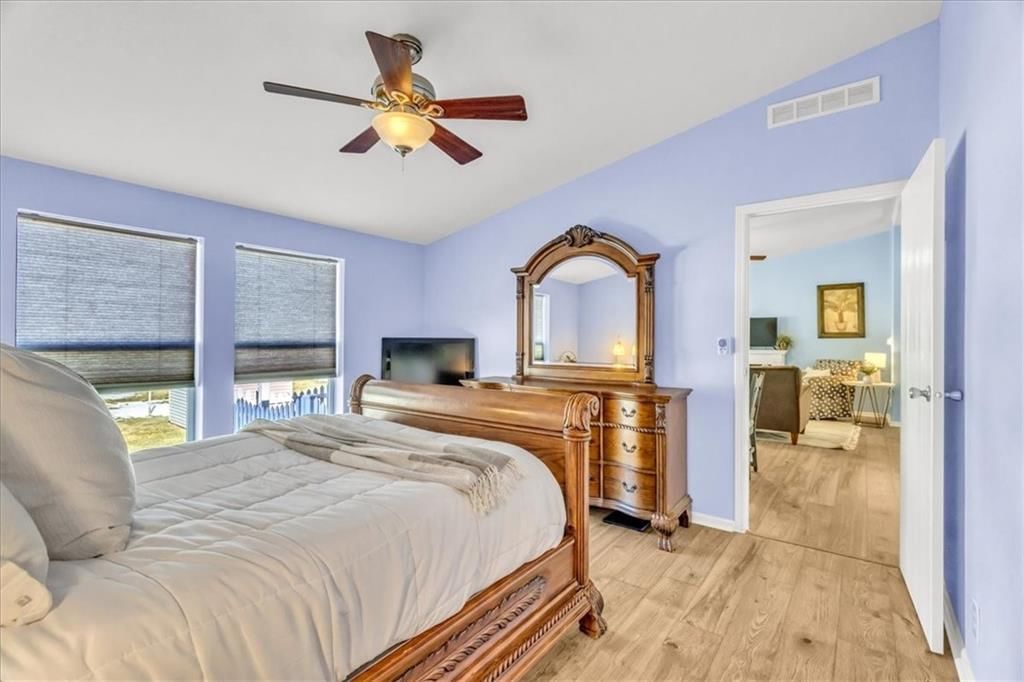 404 NE Poplar Court — photo 14