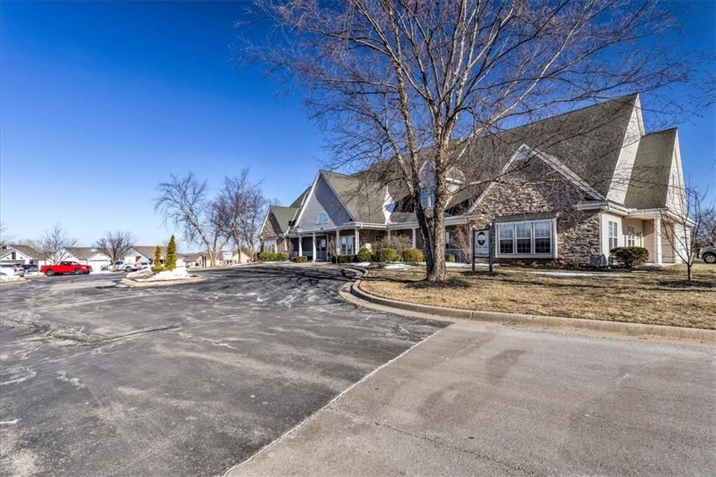 404 NE Poplar Court — photo 25