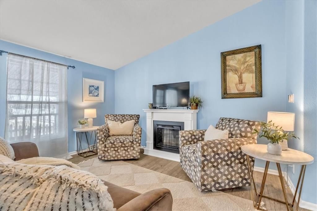 404 NE Poplar Court — photo 5