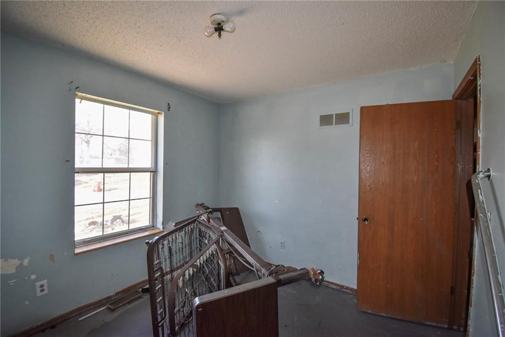 1407 SE Hillside Drive — photo 14