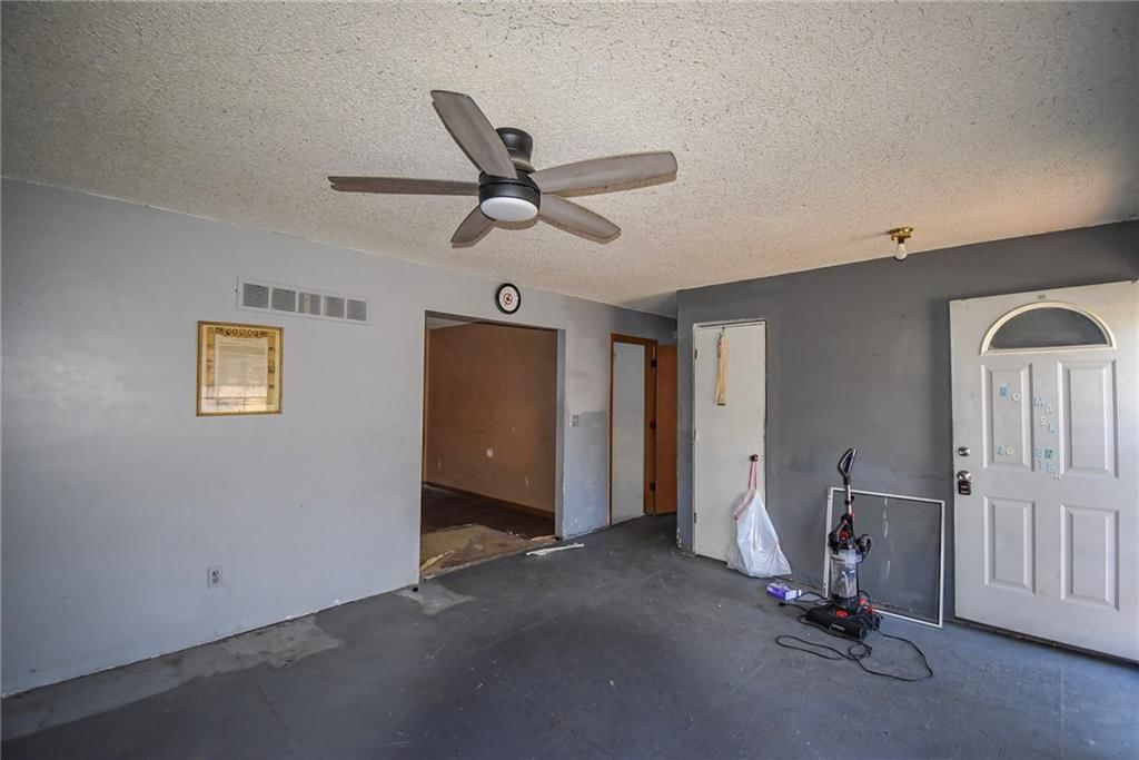 1407 SE Hillside Drive — photo 9