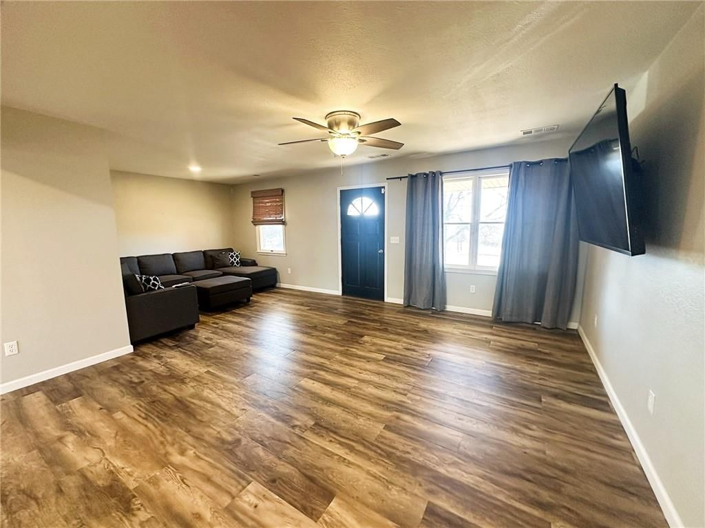 2157 45th Street — photo 10