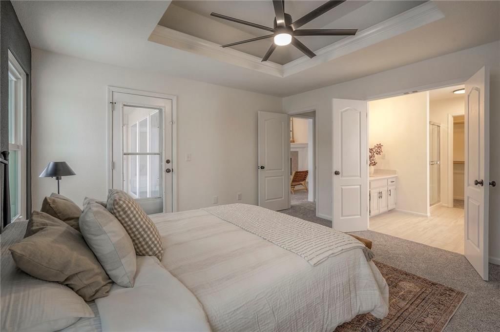 9402 N Main Street — photo 14