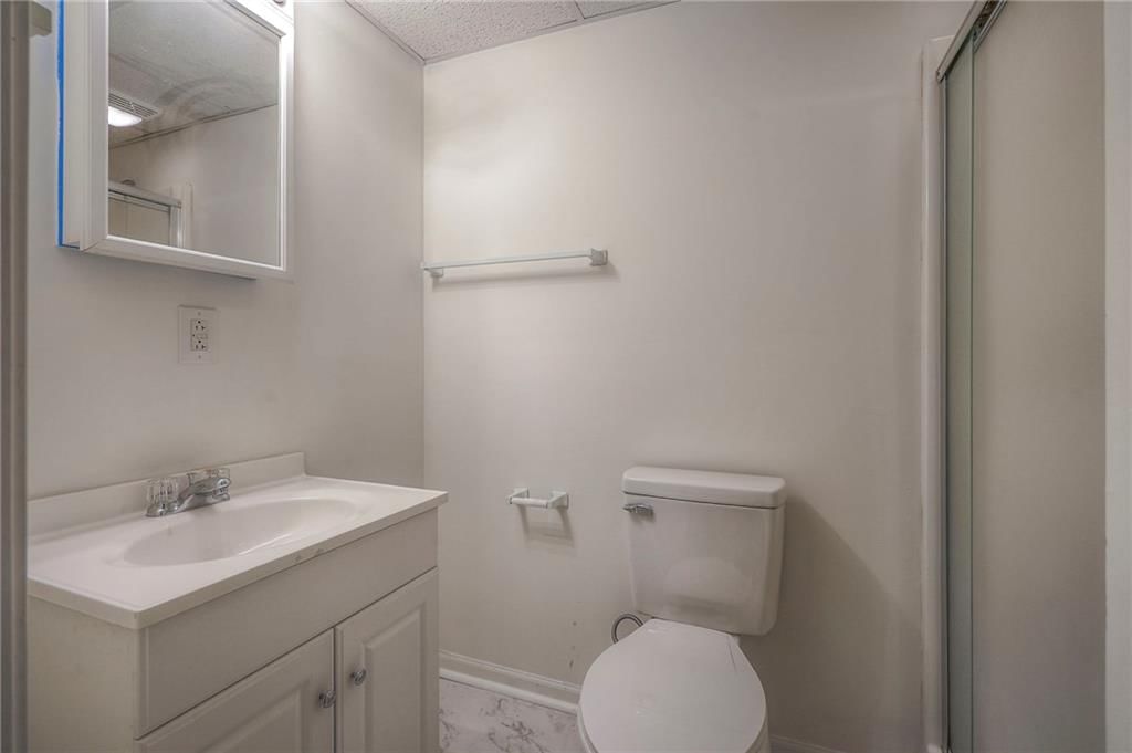 9402 N Main Street — photo 18