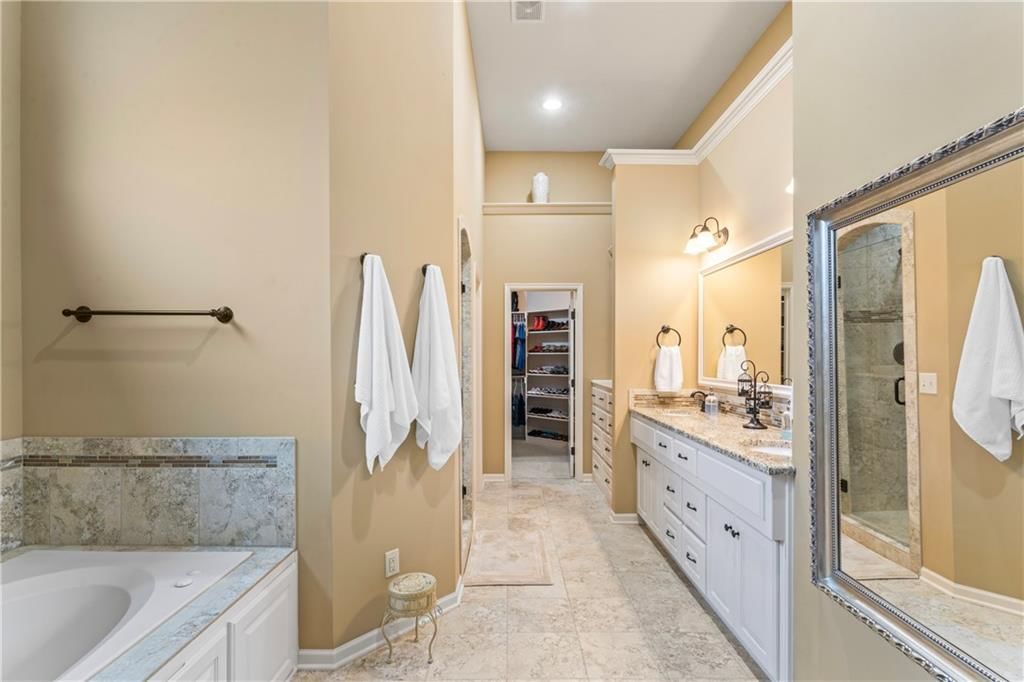 6002 NW 107th Street — photo 24