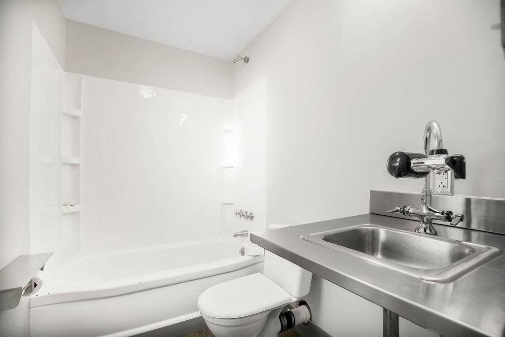 5212 NE 46th Street — photo 11