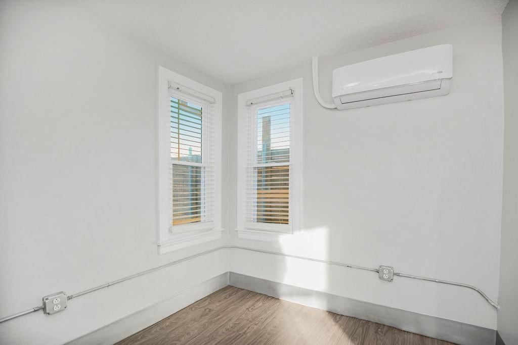 5212 NE 46th Street — photo 10