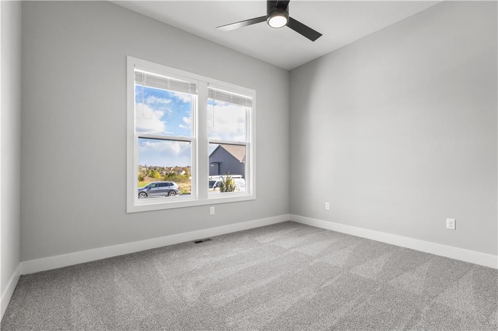 1149 SW Whitby Drive — photo 4