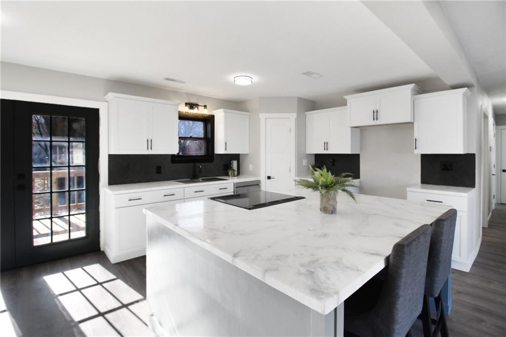 1030 Leonard Avenue — photo 4