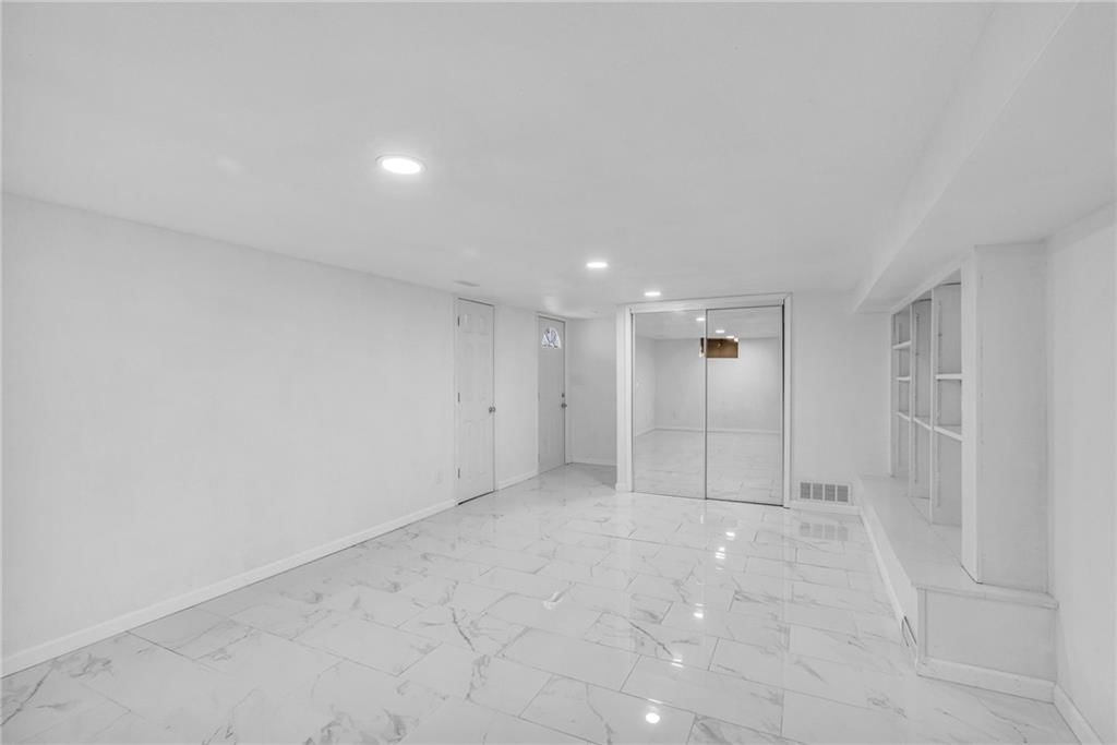 1931 Safari Drive — photo 21