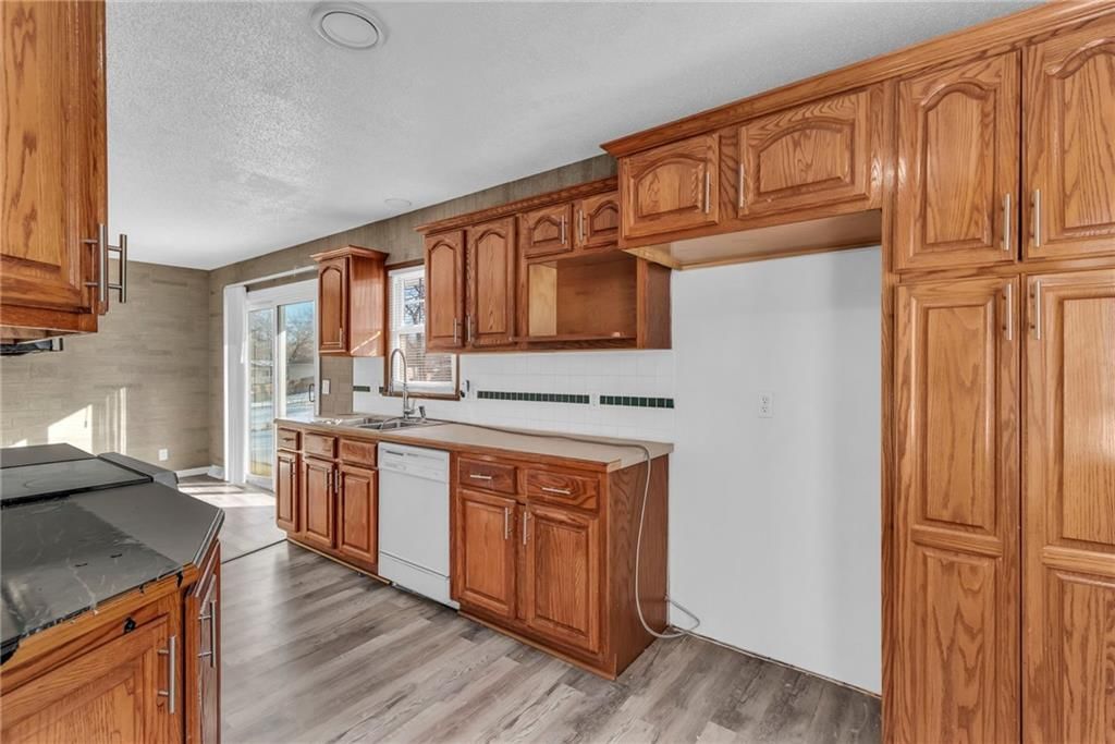 1931 Safari Drive — photo 10