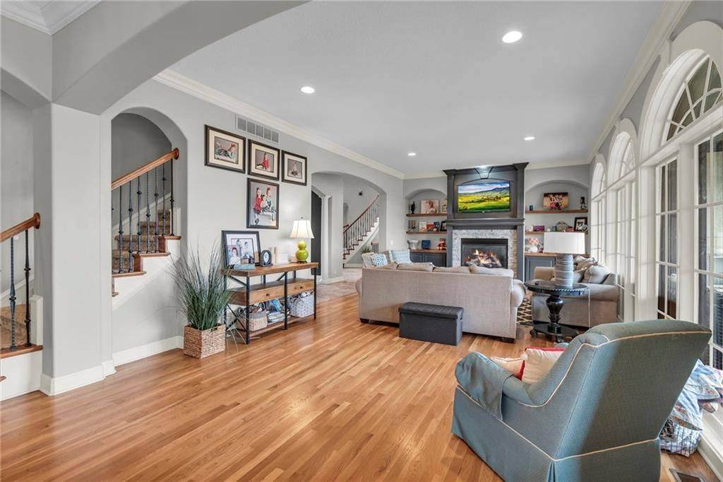 10521 N Garfield Avenue — photo 6