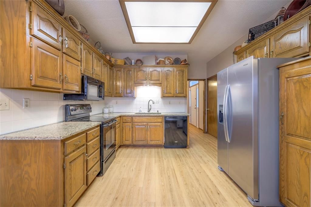 2437 NW Windwood Drive — photo 20