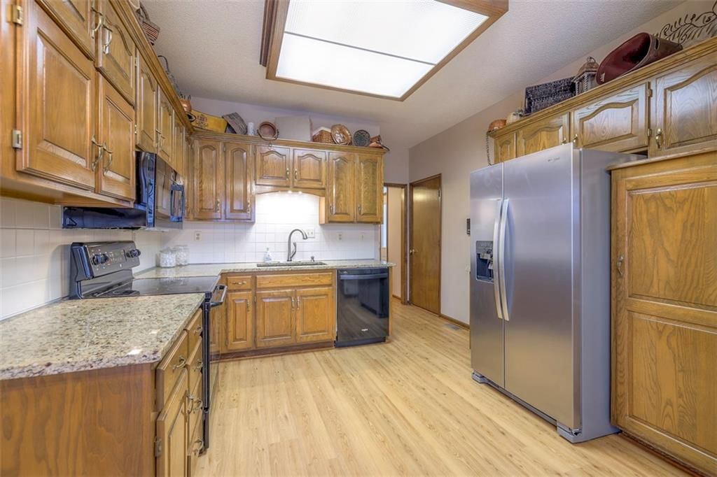 2437 NW Windwood Drive — photo 21