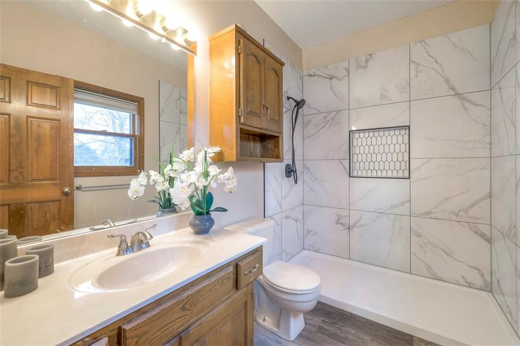 2437 NW Windwood Drive — photo 29