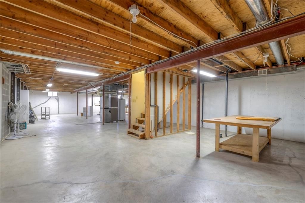 2437 NW Windwood Drive — photo 35