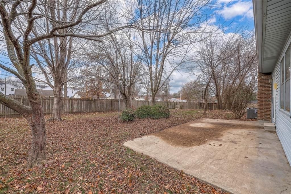 2437 NW Windwood Drive — photo 37