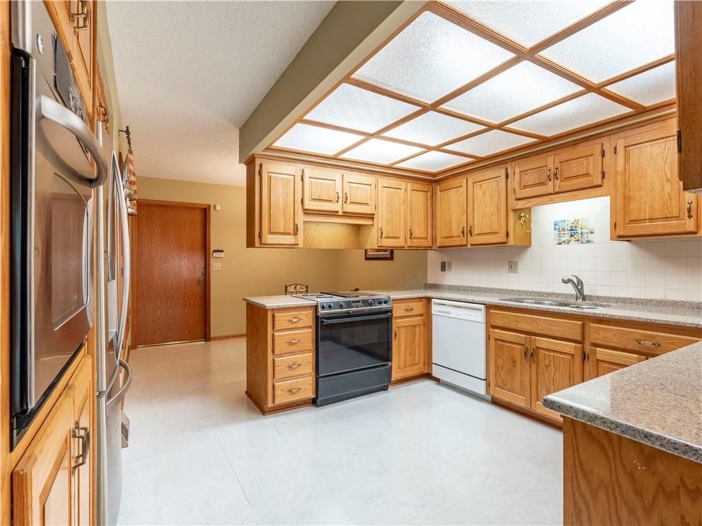 4 Antilles Drive — photo 11