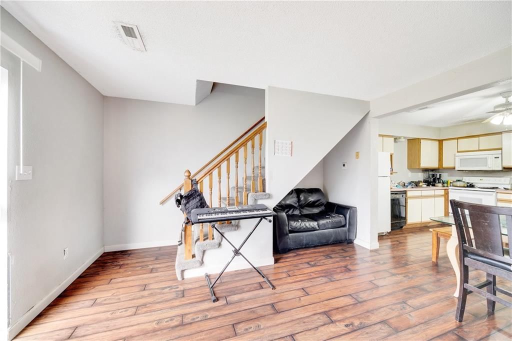 2119 HIGHRIDGE Drive — photo 7