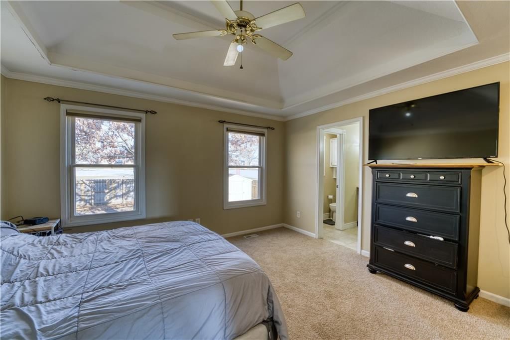 704 NE Hunters Ridge Street — photo 11