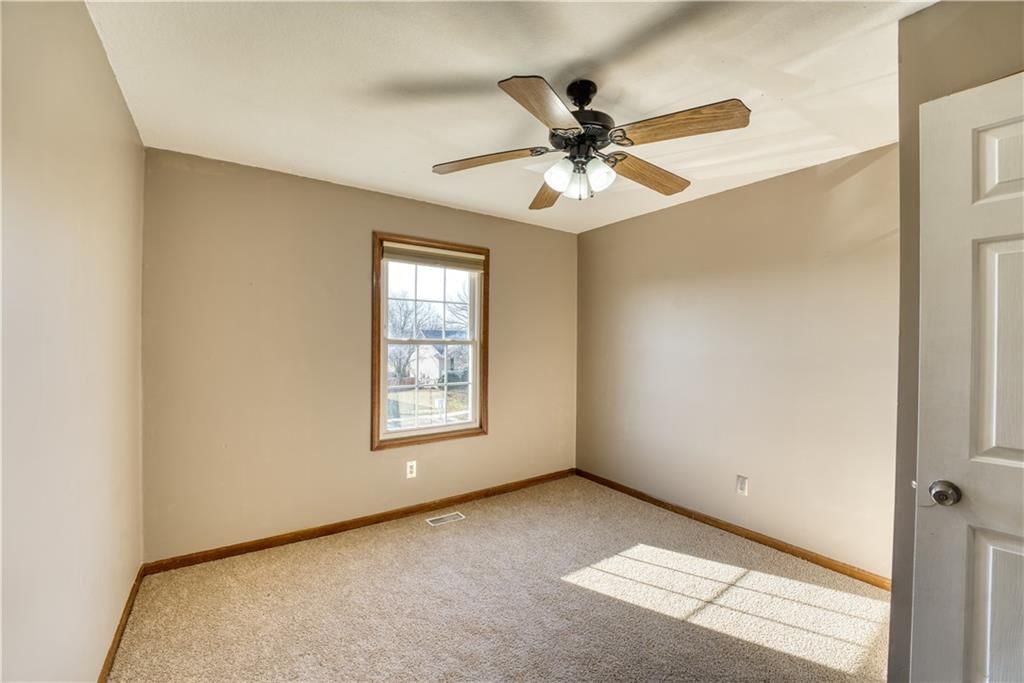 704 NE Hunters Ridge Street — photo 13
