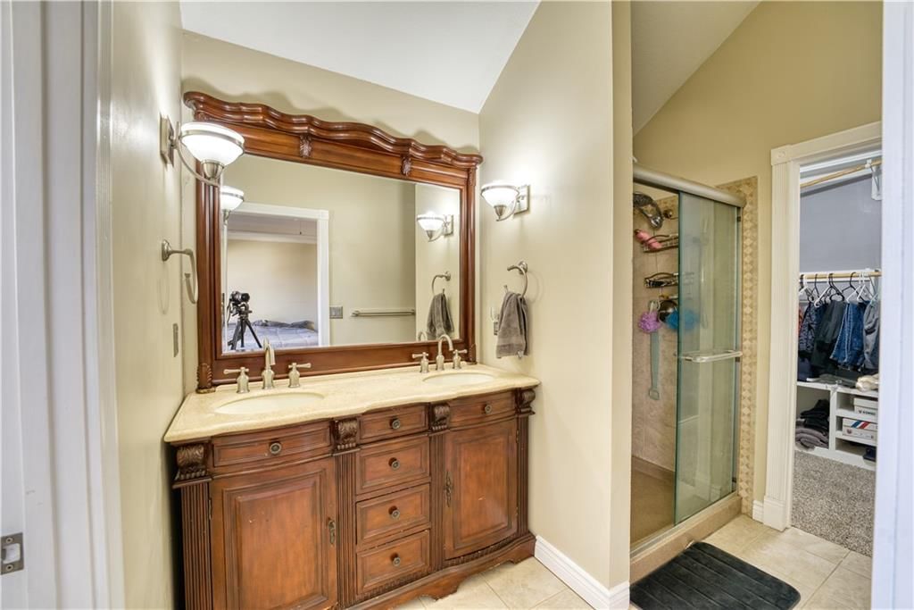 704 NE Hunters Ridge Street — photo 17