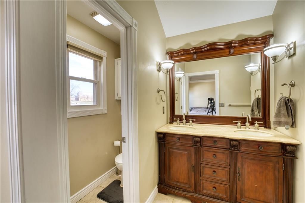 704 NE Hunters Ridge Street — photo 18