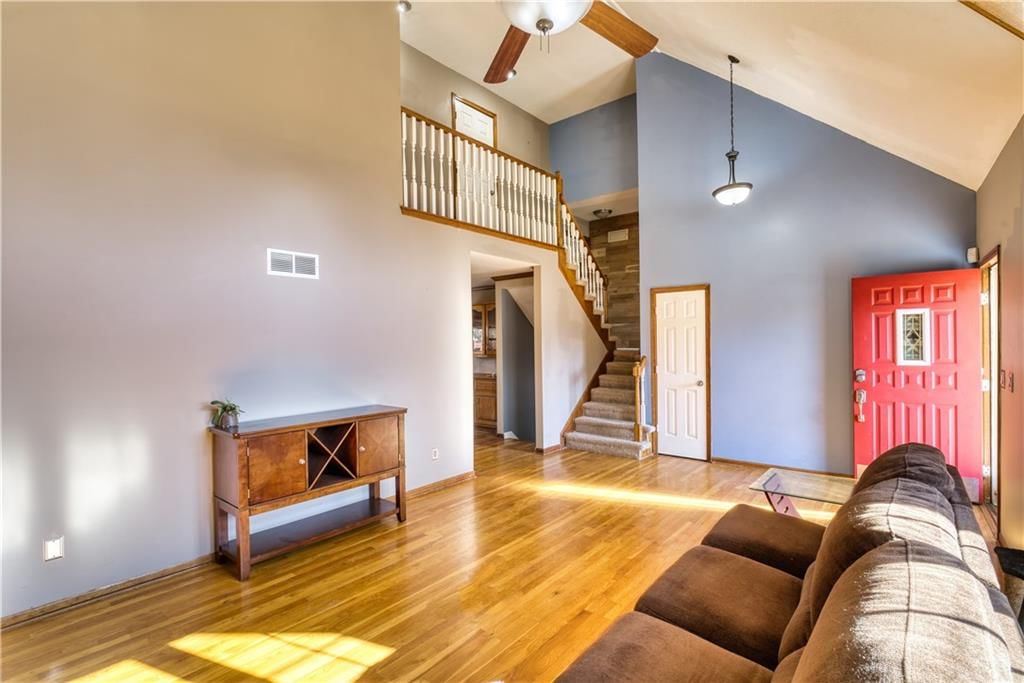 704 NE Hunters Ridge Street — photo 5