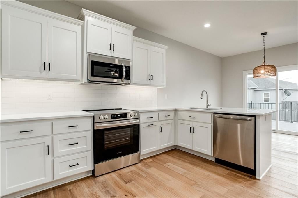 22450 S Jefferson Street — photo 9