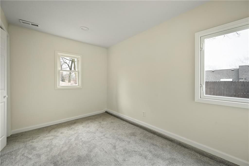 5218 Lamar Avenue — photo 11