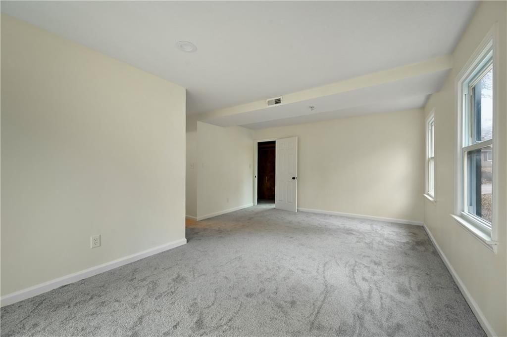 5218 Lamar Avenue — photo 15