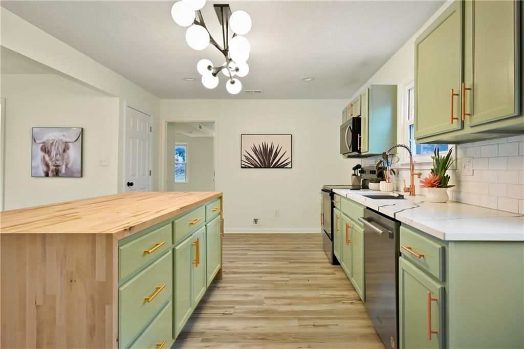 5218 Lamar Avenue — photo 3