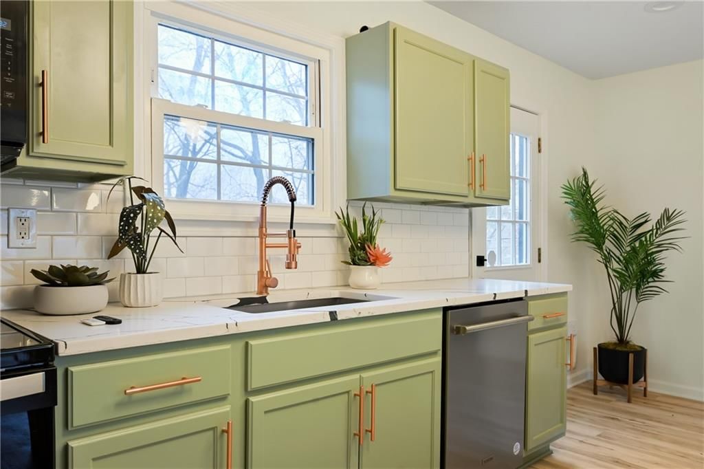 5218 Lamar Avenue — photo 4