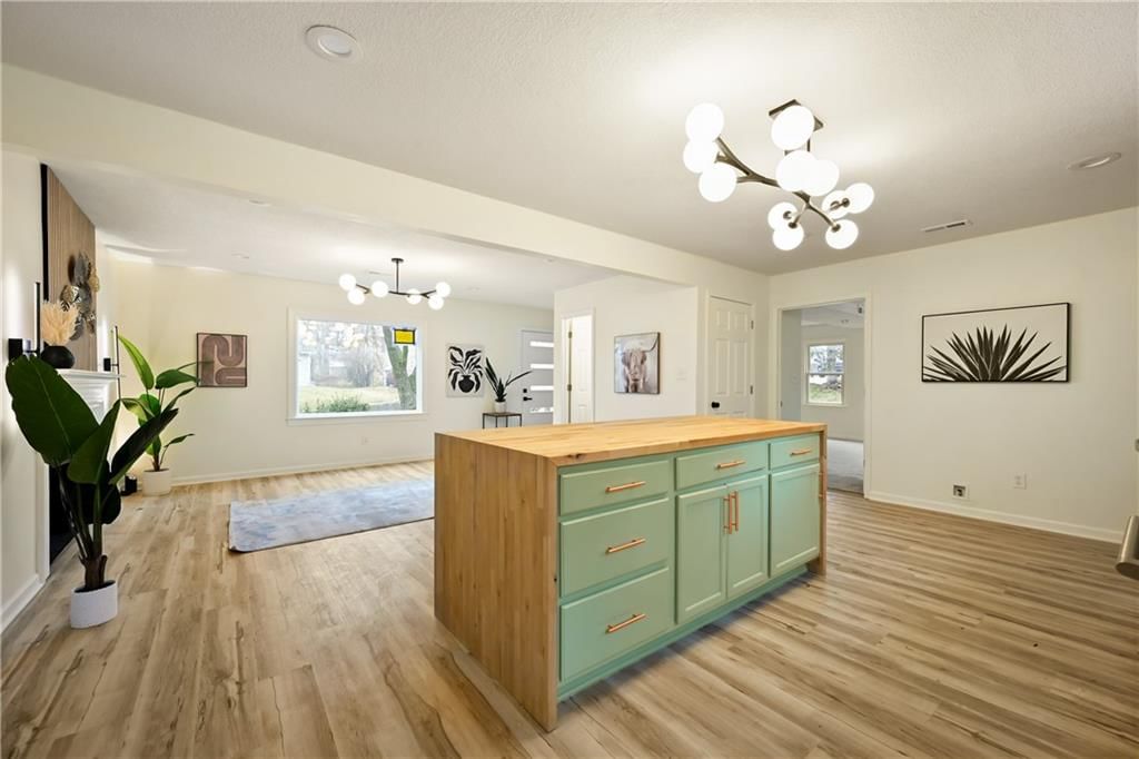 5218 Lamar Avenue — photo 5