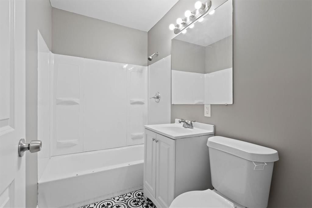 3300 E 59th Street — photo 13