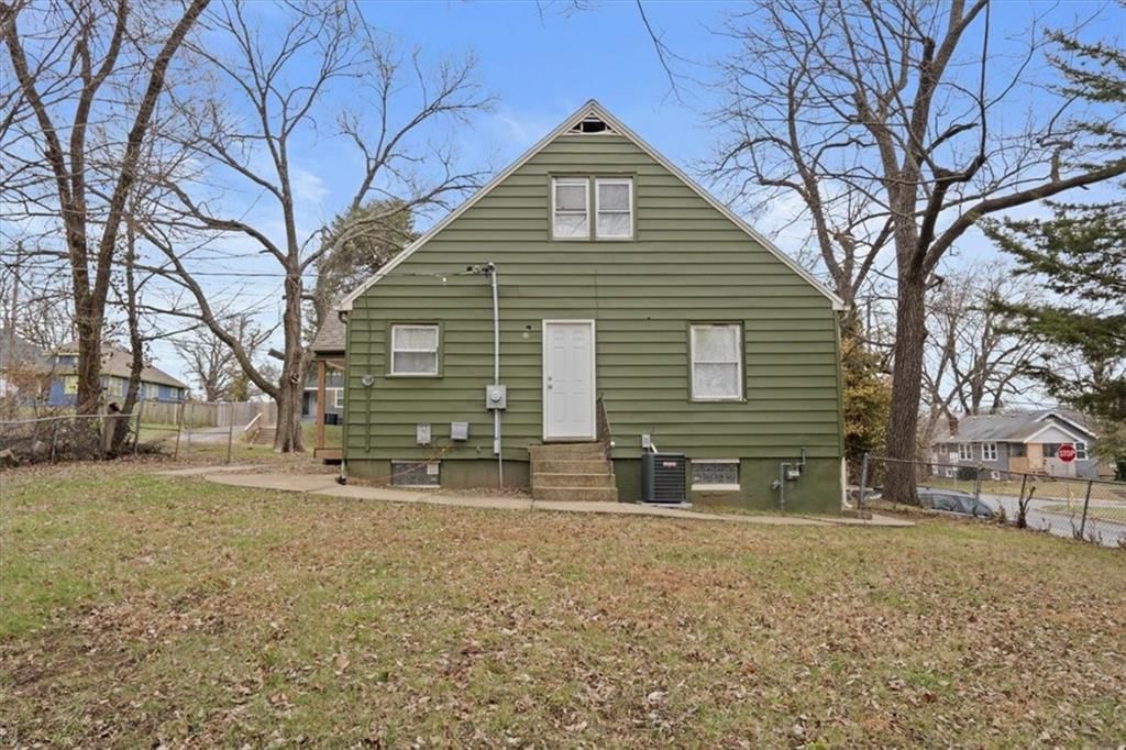 3300 E 59th Street — photo 23