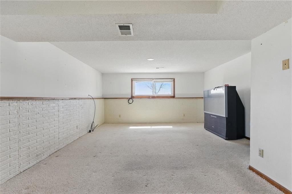 5800 NE 48th Street — photo 14
