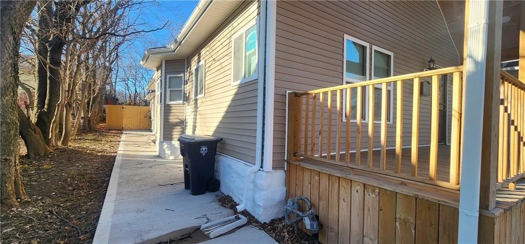 2544 College Avenue — photo 41