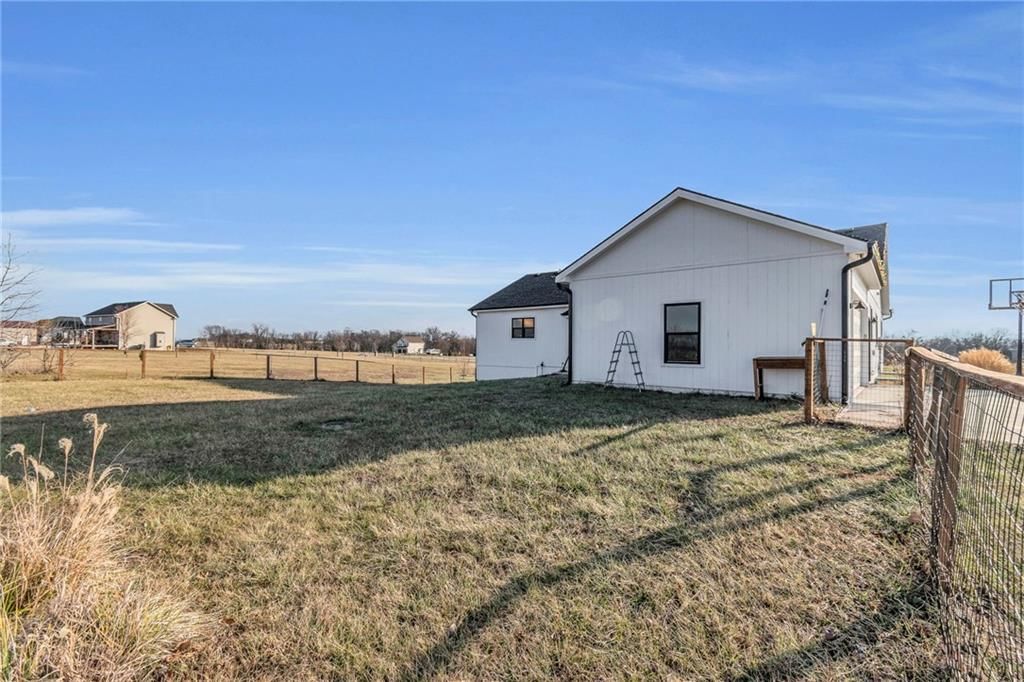 8160 SE 203rd Street — photo 34