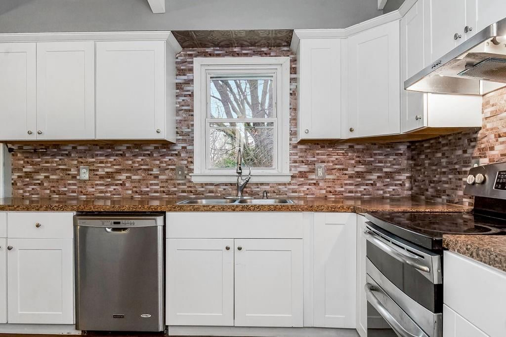 7303 NW Winter Avenue — photo 8