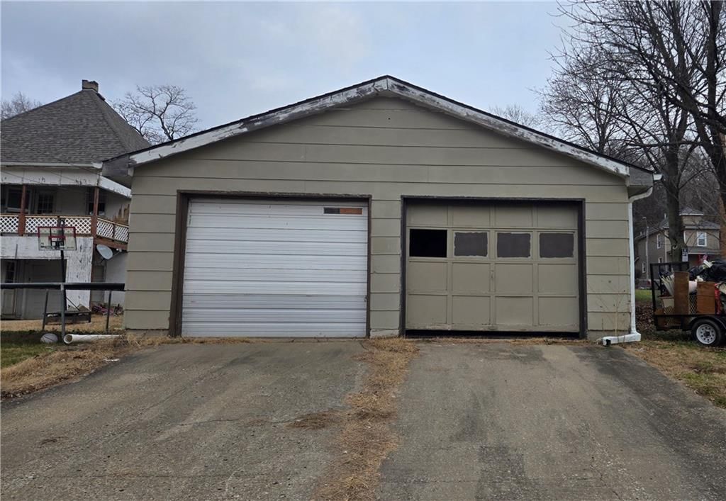 6004 King Hill Avenue — photo 18