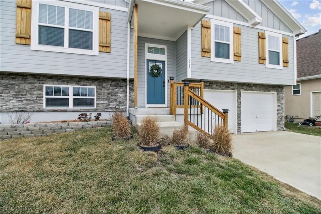 203 Tanner Place — photo 3
