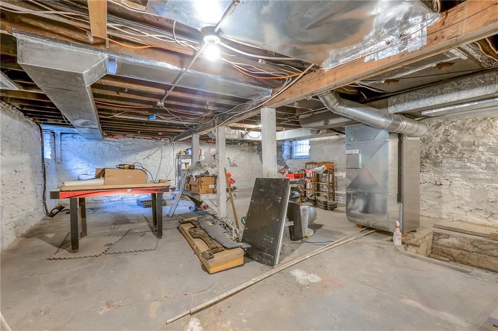 4537 Gillham Road — photo 32