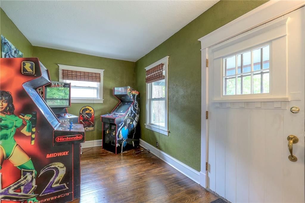 4537 Gillham Road — photo 8